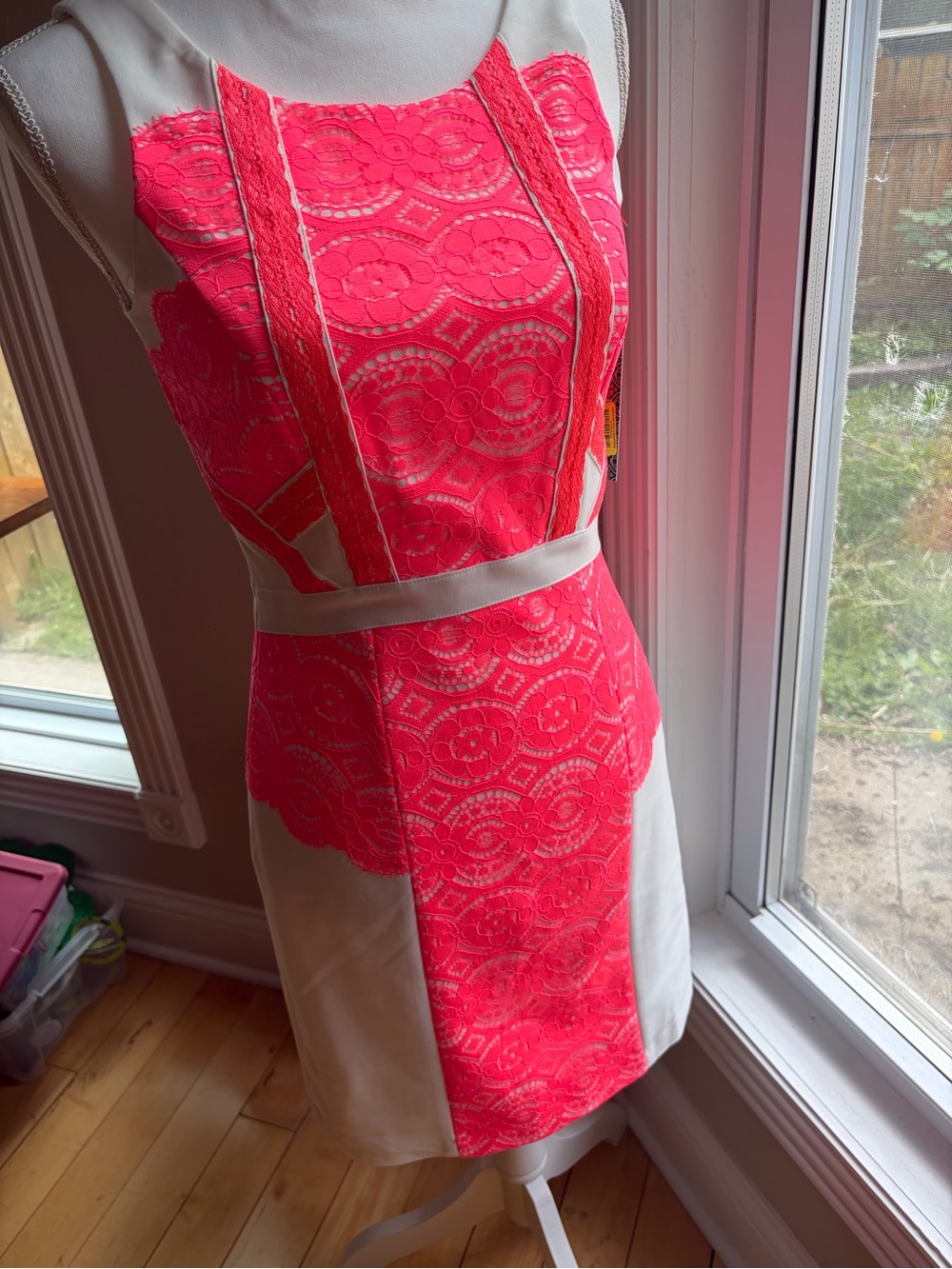 NWT Gianni Bini Ivory Watermelon Lace Summer Dress Size 4 Cocktail Wedding Guest - Picture 9 of 12